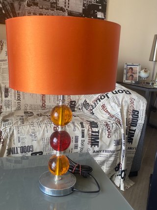 Lámpara de mesa naranja y roja TORRENUEVA COSTA