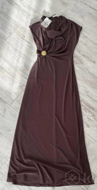 Vestido largo marrón Zara