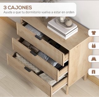 Cómoda de madera con diseño acanalado