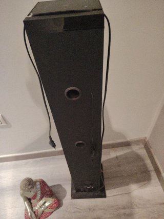 Torre de Sonido Negra