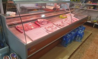 Mostrador refrigerado limpio