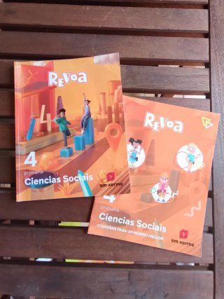 Libros de texto 4 EP, varias asignaturas.