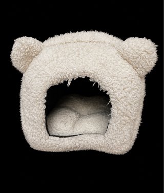 Cama para gato con orejas