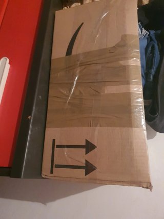 Caja con productos varios