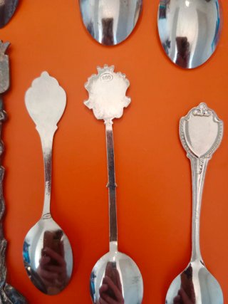 Set di 11 cucchiaini da collezione