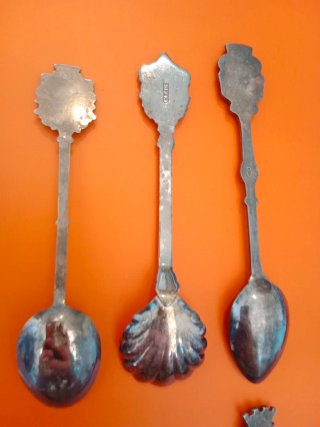 Set di 11 cucchiaini da collezione