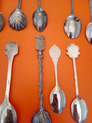 Set di 11 cucchiaini da collezione