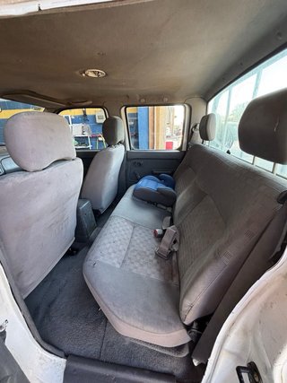 Nissan Navara 2.5 Diesel 4x2 2004 4700€ negociable