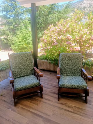2 Sillones Clásicos Madera y Tela