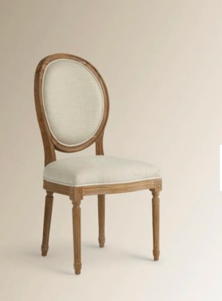 Silla de comedor redonda de madera de roble.