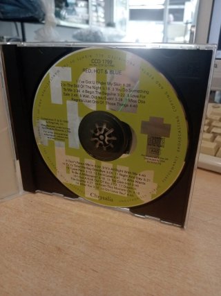 CD Red Hot + Blue (1990) Compilación