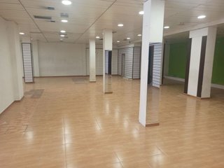 Local comercial en alquiler en Pueblo Nuevo en Madrid