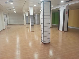Local comercial en alquiler en Pueblo Nuevo en Madrid