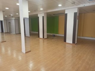 Local comercial en alquiler en Pueblo Nuevo en Madrid
