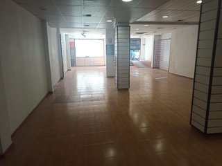 Local comercial en alquiler en Pueblo Nuevo en Madrid