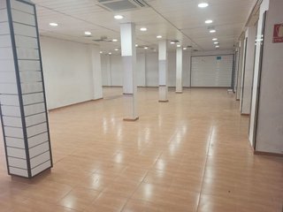 Local comercial en alquiler en Pueblo Nuevo en Madrid