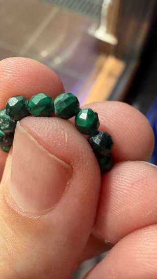 Anillo artesanal malaquita facetada