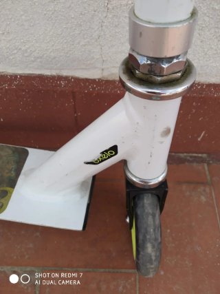 Patinete infantil blanco y verde