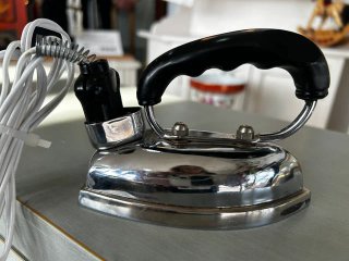 Mini plancha vintage eléctrica de viaje