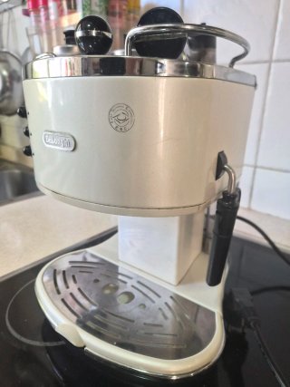 Cafetera DeLonghi Blanca