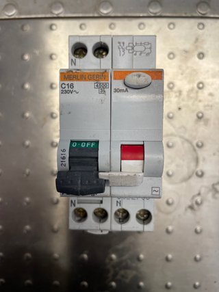 Merlin Gerin C16 230V~ Interruptor diferencial