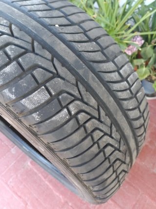 Neumáticos 275,45,20  con aprox 5000km