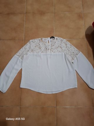 Maglia bianca con pizzo