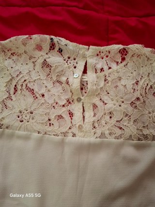 Maglia bianca con pizzo