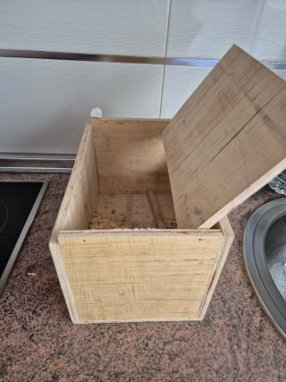 Casa nido para pájaros de madera