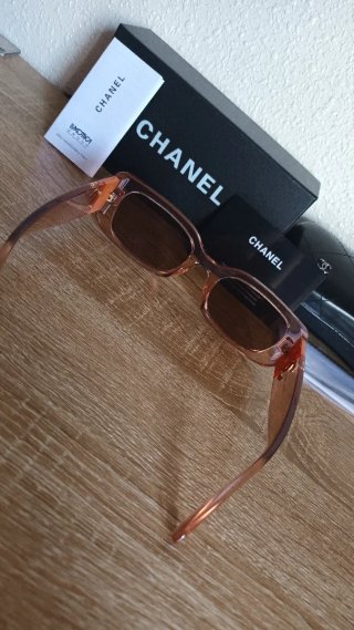 Gafas de sol Chanel marrones y naranjas