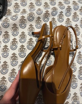 Sandalias de piel ZARA tacón marrón