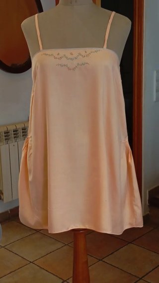 Vestido seda antiguo.