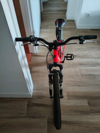 Bicicleta infantil Conor roja