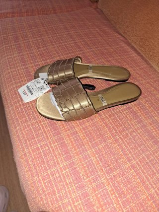 Sandalias Zara Planas Doradas Talla 39