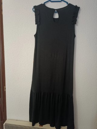 Vestido largo negro con flores