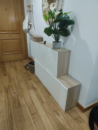 Mueble recibidor madera y blanco