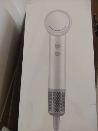 Secador de pelo blanco