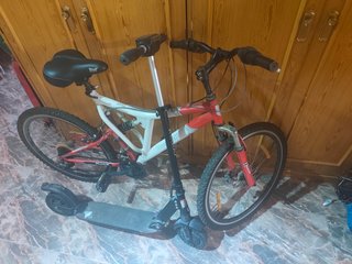 Bicicleta y patinete eléctrico