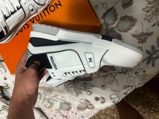 Zapatillas Louis Vuitton Blancas y Grises