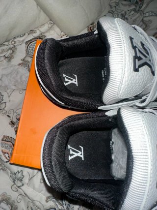 Zapatillas Louis Vuitton Blancas y Grises