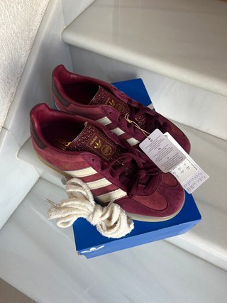 Adidas Gazelle Indoor W Burdeos/Dorado