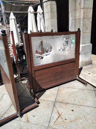 Mamparas de terraza de hostelería.