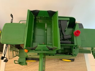 Bruder Cosechadora John Deere
