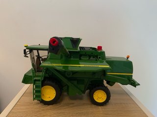 Bruder Cosechadora John Deere