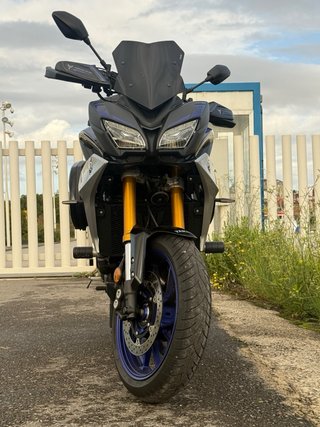 Yamaha Tracer 900 GT Negra y Azul