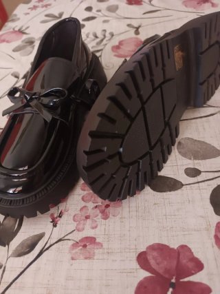 Zapatos negros charol lazo