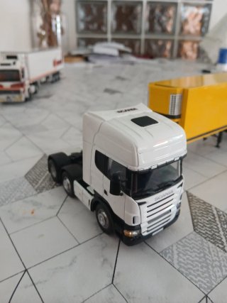 Camión Scania carrarama 1/50