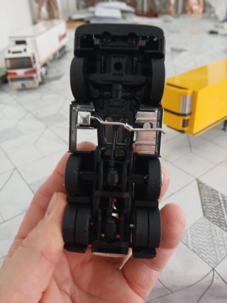 Camión Scania carrarama 1/50