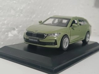 Coche 1:43 Skoda Superb kombi
