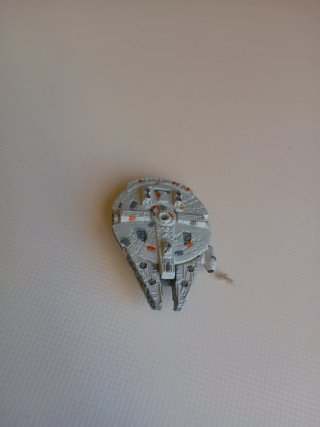 Figuras Star Wars Antiguas R2-D2 y Halcón Milenari